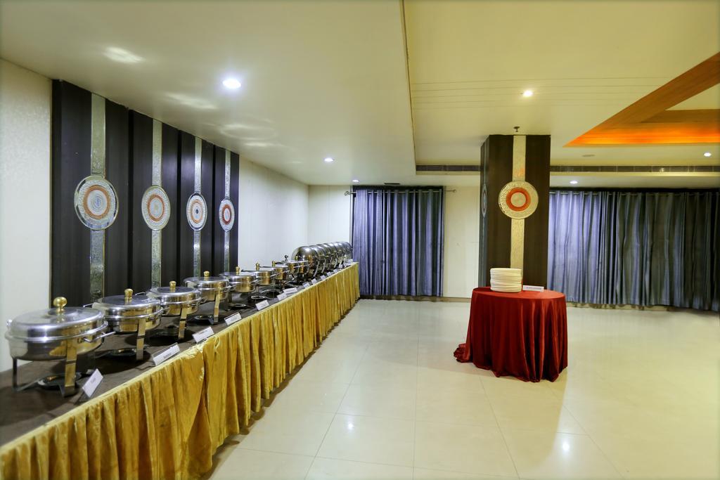 Hotel Sitara Grand Hyderabad Exterior photo