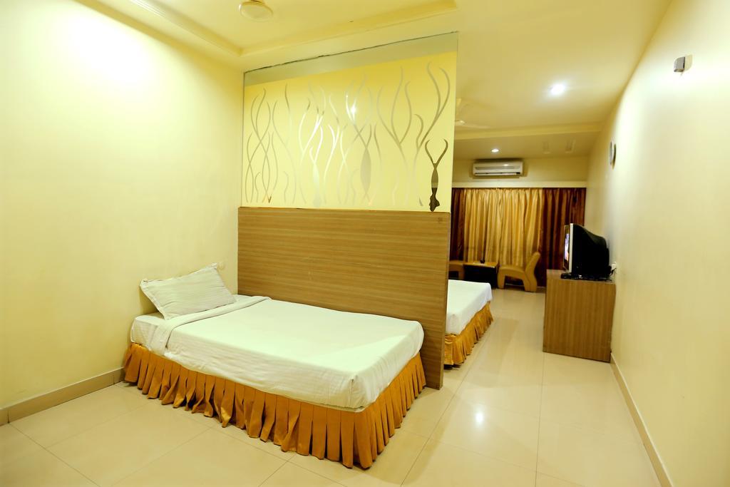 Hotel Sitara Grand Hyderabad Exterior photo