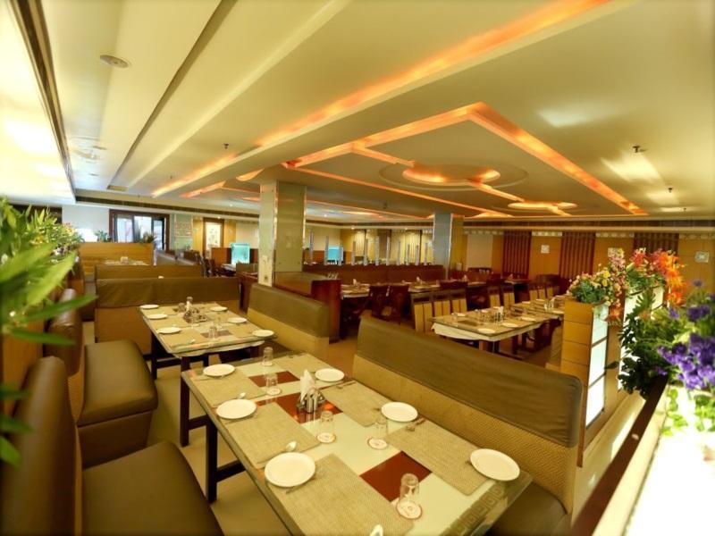 Hotel Sitara Grand Hyderabad Exterior photo